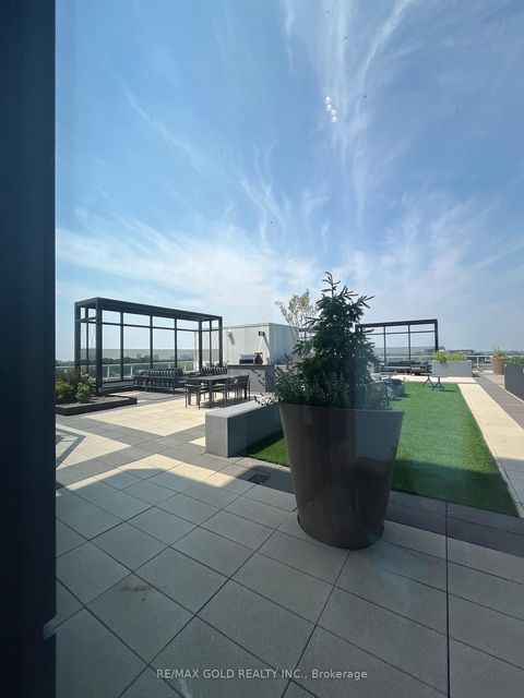 Photo 36 at 216 - 2020 Bathurst Street, Cedarvale, Toronto