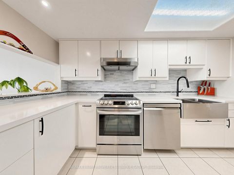 Photo 9 at Ph12 - 2460 Eglinton Avenue E, Eglinton East, Toronto