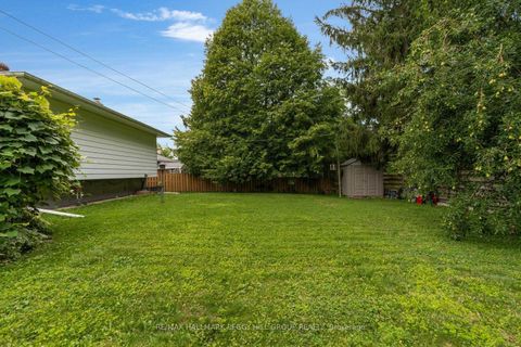 Photo 13 at 208 Garson Street, Painswick North, Barrie