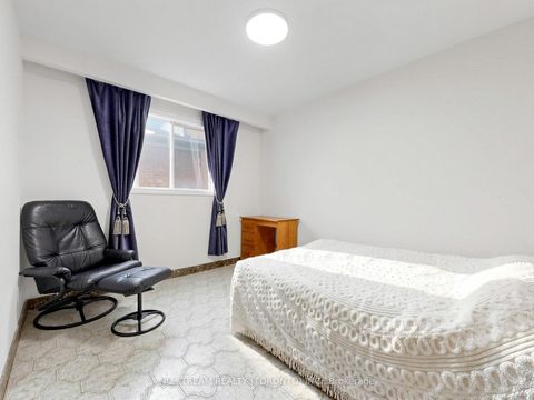 Photo 17 at 117 Ambercroft Boulevard, Steeles, Toronto