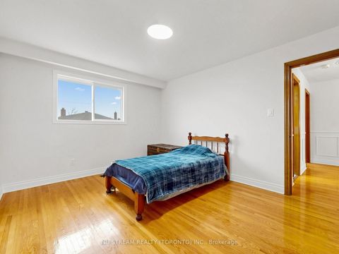 Photo 24 at 117 Ambercroft Boulevard, Steeles, Toronto