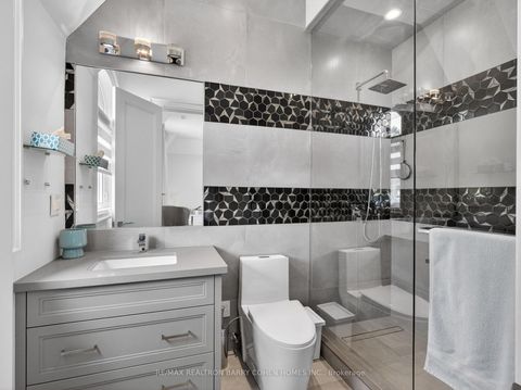 Photo 27 at 205 Northwood Drive, Newtonbrook East, Toronto