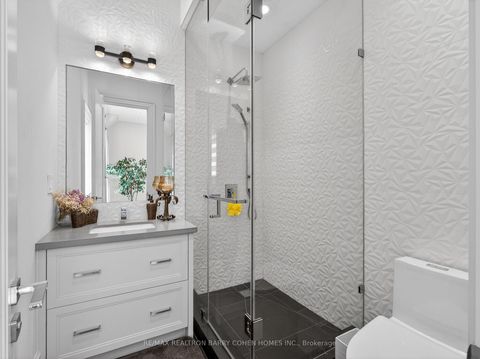 Photo 33 at 205 Northwood Drive, Newtonbrook East, Toronto