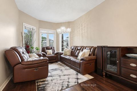 Photo 4 at 264 Country Lane, Painswick South, Barrie