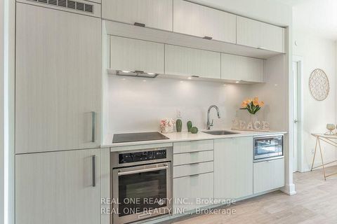 Photo 13 at 303 - 80 Vanauley Street, Chinatown, Toronto
