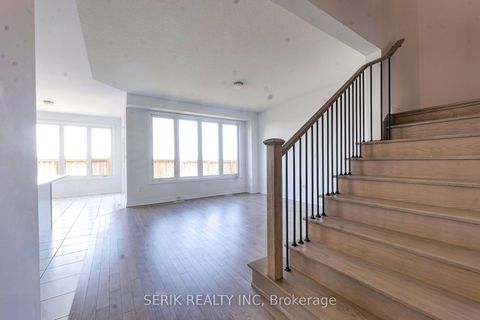 Photo 11 at 163 Fenchurch Manor, Rural Barrie Southeast, Barrie