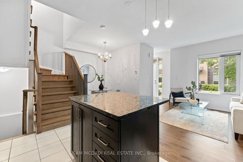 Photo 4 at 46 - 26 Applewood Lane, Etobicoke West Mall, Toronto