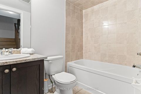 Photo 14 at 46 - 26 Applewood Lane, Etobicoke West Mall, Toronto