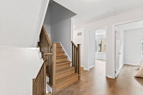 Photo 16 at 46 - 26 Applewood Lane, Etobicoke West Mall, Toronto