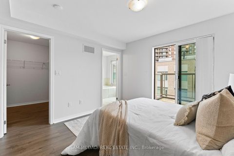 Photo 18 at 46 - 26 Applewood Lane, Etobicoke West Mall, Toronto