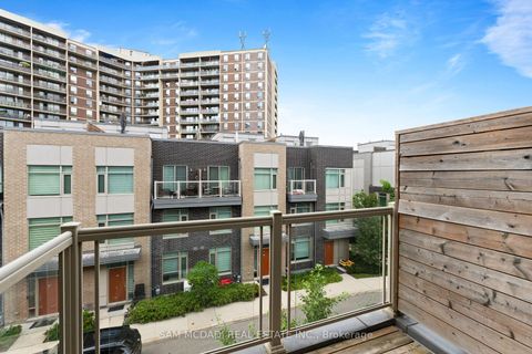 Photo 20 at 46 - 26 Applewood Lane, Etobicoke West Mall, Toronto