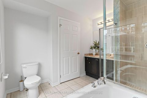 Photo 22 at 46 - 26 Applewood Lane, Etobicoke West Mall, Toronto