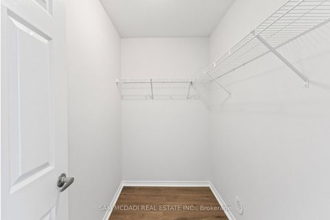 Photo 23 at 46 - 26 Applewood Lane, Etobicoke West Mall, Toronto