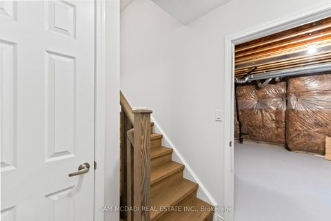 Photo 28 at 46 - 26 Applewood Lane, Etobicoke West Mall, Toronto