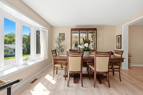 Photo 5 at 292 Jeff Smith Court, College Manor, Newmarket