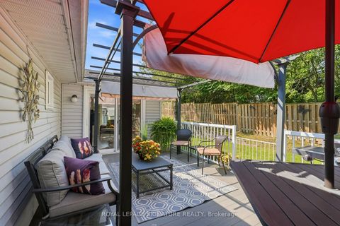 Photo 17 at 292 Jeff Smith Court, College Manor, Newmarket