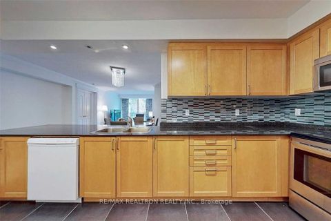 Photo 9 at 211 - 18 William Carson Crescent, Windfields, Toronto