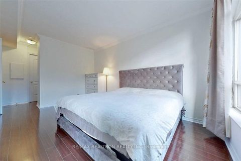 Photo 13 at 211 - 18 William Carson Crescent, Windfields, Toronto