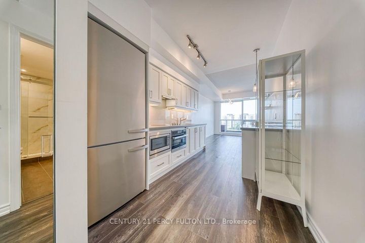 Photo 6 at 1030 - 2885 Bayview Avenue, Bayview Village, Toronto