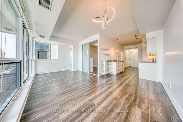 Photo 12 at 1030 - 2885 Bayview Avenue, Bayview Village, Toronto