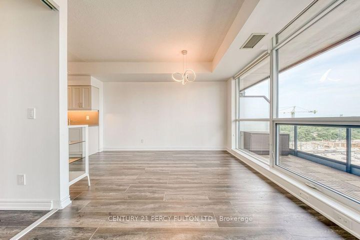 Photo 14 at 1030 - 2885 Bayview Avenue, Bayview Village, Toronto