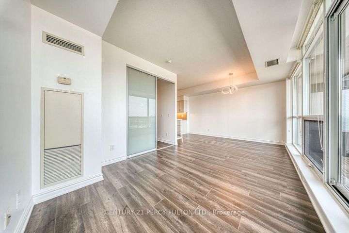 Photo 15 at 1030 - 2885 Bayview Avenue, Bayview Village, Toronto