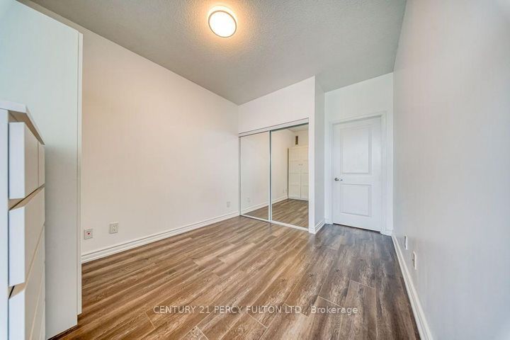 Photo 17 at 1030 - 2885 Bayview Avenue, Bayview Village, Toronto