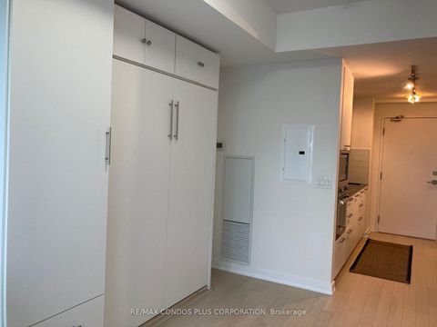 Photo 10 at 5102 - 14 York Street, Waterfront Communities C1, Toronto