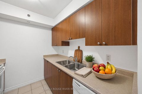 Photo 9 at 330 - 35 Saranac Boulevard, Lawrence, Toronto
