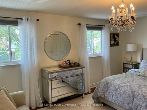 Photo 11 at 111 Springhead Gardens, North Richvale, Richmond Hill