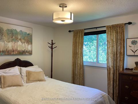 Photo 14 at 111 Springhead Gardens, North Richvale, Richmond Hill