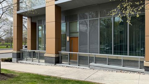 Photo 4 at Th106 - 6 Parkwood Avenue, Casa Loma, Toronto