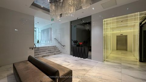 Photo 9 at Th106 - 6 Parkwood Avenue, Casa Loma, Toronto