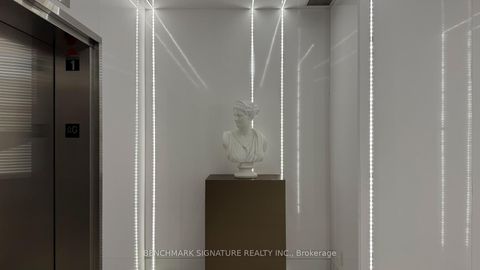 Photo 10 at Th106 - 6 Parkwood Avenue, Casa Loma, Toronto