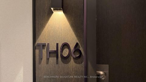 Photo 11 at Th106 - 6 Parkwood Avenue, Casa Loma, Toronto