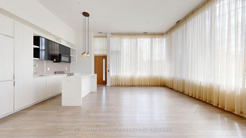 Photo 13 at Th106 - 6 Parkwood Avenue, Casa Loma, Toronto