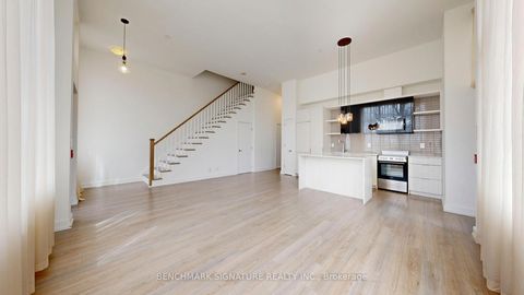 Photo 16 at Th106 - 6 Parkwood Avenue, Casa Loma, Toronto
