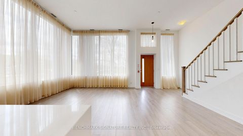 Photo 18 at Th106 - 6 Parkwood Avenue, Casa Loma, Toronto