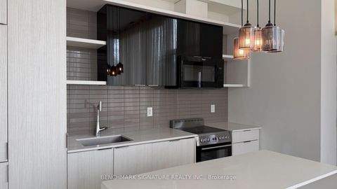Photo 20 at Th106 - 6 Parkwood Avenue, Casa Loma, Toronto