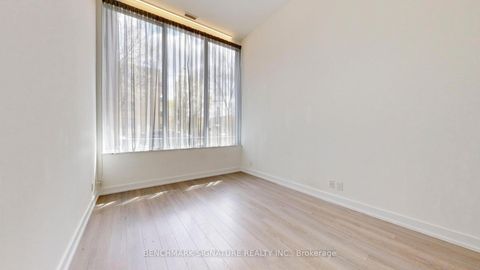 Photo 23 at Th106 - 6 Parkwood Avenue, Casa Loma, Toronto