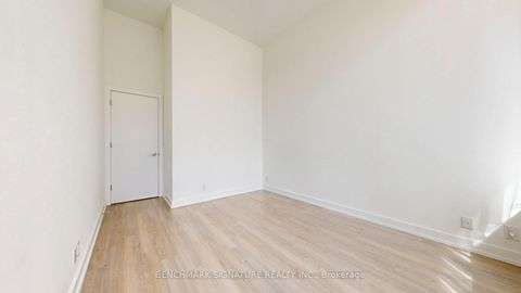 Photo 24 at Th106 - 6 Parkwood Avenue, Casa Loma, Toronto