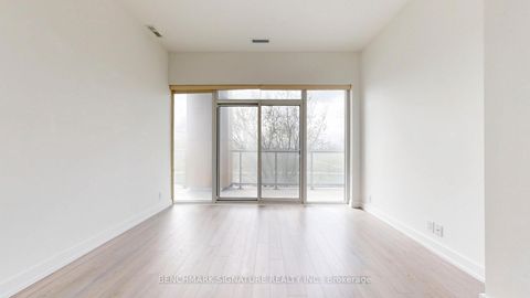 Photo 31 at Th106 - 6 Parkwood Avenue, Casa Loma, Toronto
