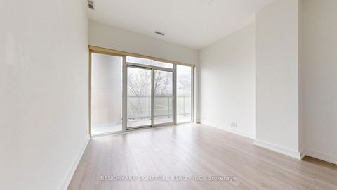 Photo 32 at Th106 - 6 Parkwood Avenue, Casa Loma, Toronto