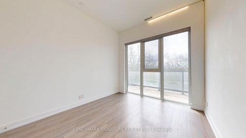 Photo 37 at Th106 - 6 Parkwood Avenue, Casa Loma, Toronto