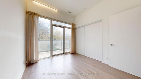 Photo 40 at Th106 - 6 Parkwood Avenue, Casa Loma, Toronto