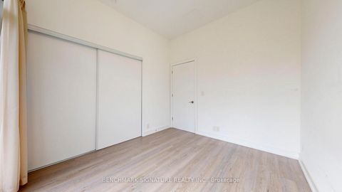 Photo 41 at Th106 - 6 Parkwood Avenue, Casa Loma, Toronto