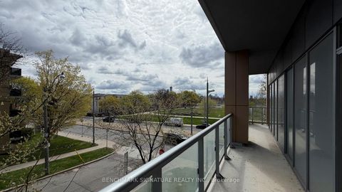 Photo 46 at Th106 - 6 Parkwood Avenue, Casa Loma, Toronto