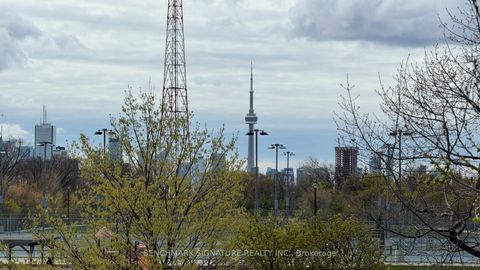 Photo 49 at Th106 - 6 Parkwood Avenue, Casa Loma, Toronto