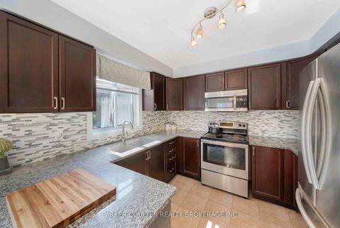 Photo 11 at 15 Shaina Court, Painswick South, Barrie