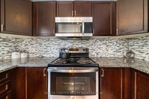 Photo 15 at 15 Shaina Court, Painswick South, Barrie
